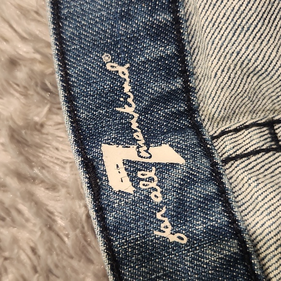 7 For All Mankind Light Blue "Rickie" Distressed Boyfriend Jeans Size 30! - Picture 2 of 15